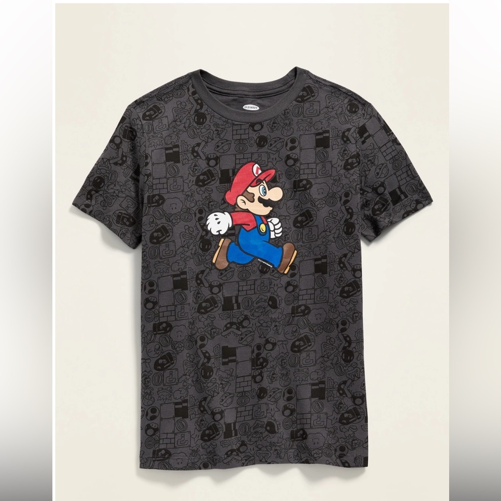 Kids NWT Old Navy Super Mario graphic printed t-shirt. Size small.